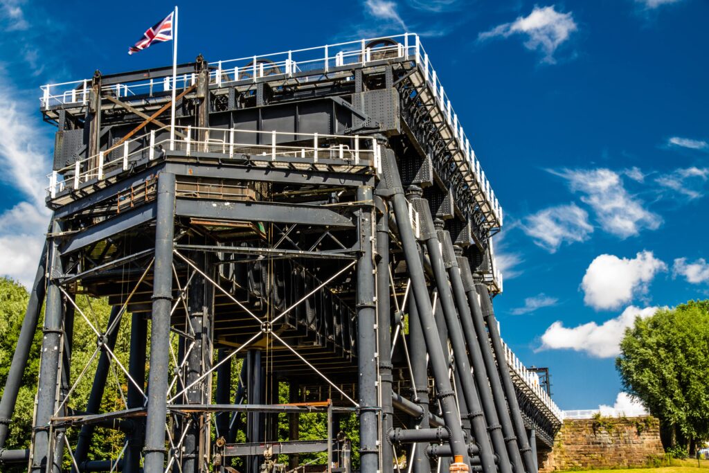 Anderton Boat Lift, canal escalator