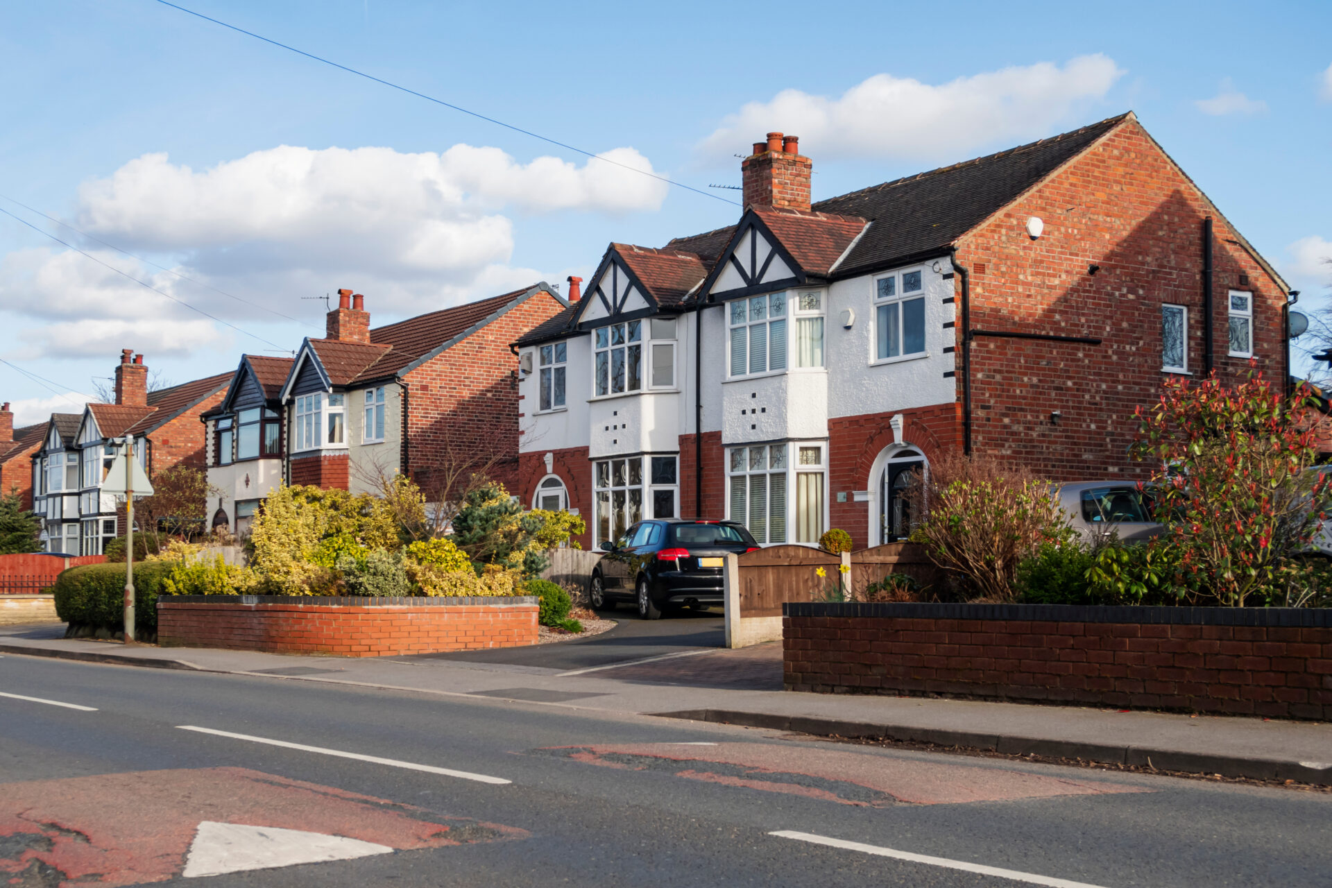Semi-detached homes in Tamworth near school catchment areas attracting buyers with help from estate agents Tamworth in 2026