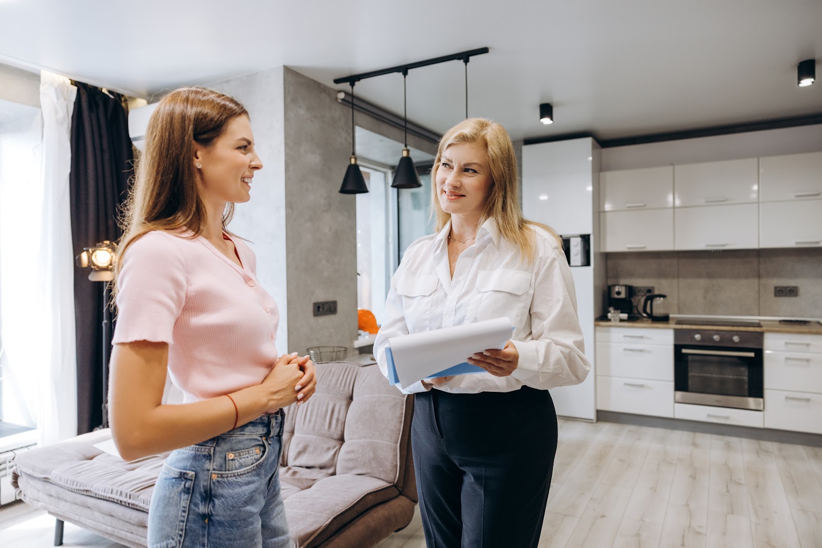 Letting agent showing a rental property in Tunbridge Wells